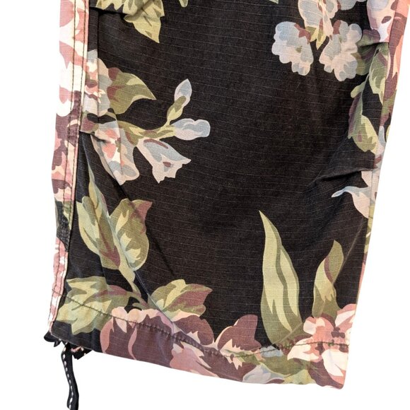 Lucky Brand Womens Size 8/29 NWT 2008 Y2K Black Floral Crop Cargo Utility Pants - Picture 7 of 11